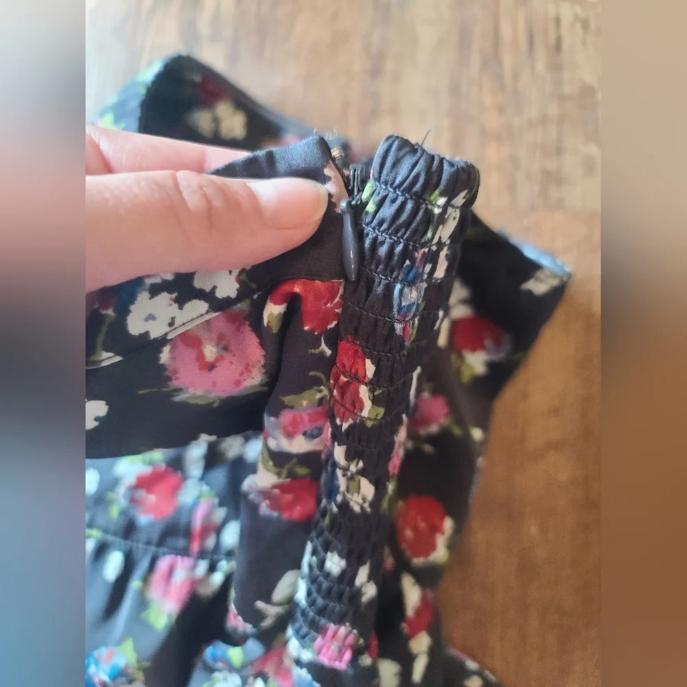 American Eagle Black Red Rose Floral Strapless Tube Top - Picture 4 of 6
